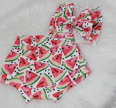 "This \"Watermelon Slices\" set is so adorable! The bummies set makes for the perfect baby shower gift, photo prop, smash cake prop, or just for everyday wear! Our bummies are made of a soft textured polyester/spandex blend which means they feel great, wear well and look fabulous. Bummies have a high waist band with banded legs making them super comfy while sitting, standing, walking or crawling! Comes with optional 4\"bow on nylon or 5\" bow headwrap, make your selection from the drop-down menu Sweet One Birthday, Smash Cake Outfit, Woman Costumes, Cake Outfit, Birthday Smash Cake, Bow Headwrap, Oreo Recipes, Gift Photo, Watermelon Slices