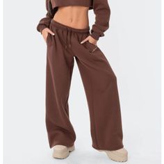 Nwt Edikted “Brenna” Low Rise Wide Leg Sweatpants Straight Leg In A Chocolate Brown Color. Size Medium. Can Be Worn Low Rise Or Mid-Rise. High Waist Wide Leg Pants For Fall Loungewear, Trendy Wide Leg Pants For Winter Loungewear, Baggy Brown Pants For Loungewear, Fall Sweatpants With Loosely Fitted Hips, Trendy Straight Leg Sweatpants For Fall, Brown Baggy Bottoms For Loungewear, Casual Full-length Brown Sweatpants, Casual Full Length Brown Sweatpants, Wide Leg Sweatpants For Fall