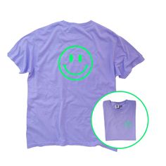 🛒Are you looking for a fun and trendy new shirt? Look no further! This t-shirt is sure to put a smile on your face...literally. This Neon Smile T-Shirt is incredibly soft and comfortable to wear. It's perfect for summer and is great to wear at the beach, on vacation, or just for daily wear. This preppy, comfortable, oversized shirt features a neon green smiling face that makes a unique gift for anyone who loves bright colors. 📦 FREE SHIPPING on orders $35 or more to US shoppers 👕Brand = Comfo Preppy Shirts, Clothes Preppy, Preppy Shirt, Preppy Clothes, Clothes Trendy, Smiling Face, Purple Shirt, Trendy Shirts, Happy Face