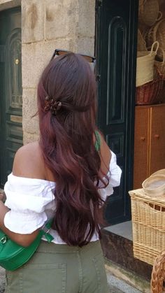 Red For Dark Hair, Mulled Wine Balayage Hair, Berry Brunette Hair, Brown Red Purple Hair, Dark Brown Hair With Hints Of Red, Dark Red Brown Hair Color Brunettes, Red And Brown Balayage Hair, Burgundy Hair Outfit Ideas, Cherry Red Balayage Hair Brunettes