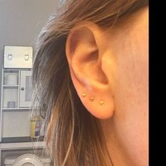 Elizabeth Furlong a ajouté une photo de son achat Pearl Earrings, Stud Earrings, France