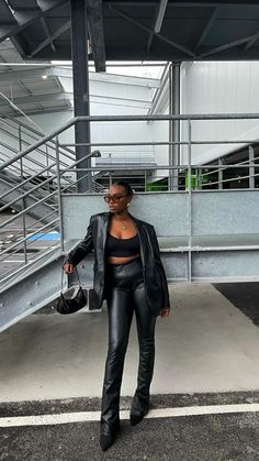 Leather Pants 2022, Leather Pants Outfit Night, Zara Outfit, Blogger Lifestyle, Leather Jacket Outfits