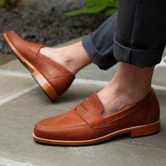 Ethical Shoes, Italian Leather Shoes, Classy Shoes, Handmade Leather Shoes, Brown Loafers, Casual Dress Shoes, Moccasins Shoes, Leather Moccasins, Penny Loafer