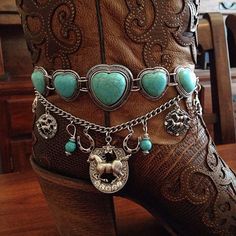 Bling Cowboy Boots, Diy Wedding Shoes, Turquoise Jewelry Outfit, Bling Wedding Shoes, Boot Charms, Boot Chains, Boot Bracelet, Christian Bracelets, Jewelry Stones