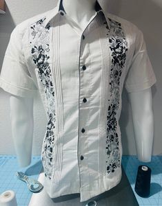 Guayabera Wedding, Black Hummingbird, Traditional Mexican Shirts, Wedding Fiesta, Merida Yucatan Mexico, Mexican Shirt, Fiesta Tropical, Mexican Shirts, Guayabera Shirt