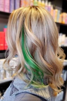 Dark Green Highlights In Blonde Hair, Green On Blonde Hair, Blonde Hair Green Money Piece, Blonde And Green Hair Peekaboo, Green Hair Streaks Blonde, Blond Hair With Green Highlights, Green Streaks In Blonde Hair, Blonde With Green Hair, Blond Green Hair