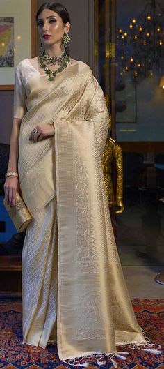 Traditional White and Off White color Saree in Art Silk, Silk fabric with South Weaving work : 1695479 Off White Banarasi Saree, White Banarasi Saree, White Silk Saree, Sarees Ideas, Mummy Papa, Off White Saree, Reception Saree, Sari Design, Awards Night