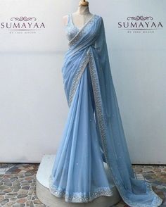 Models In Saree, Viscose Shirts, Blue Sari, Saree Styling, Simple Saree Designs, Saree Style, Fashionable Saree Blouse Designs