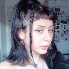 Short Halloween Hairstyles, Unique Hairstyles With Bangs, Cool Hair Styles Easy, Short Hair Goth Aesthetic, Alternative Hairstyles With Bangs, Fun Hair Dos, 90s Hairstyles Short Grunge, 90s Spiky Hair, Alt Prom Hair