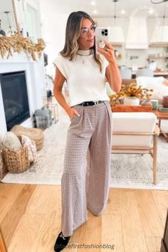 How to Style Trouser Pants Women. Fall Business Casual Outfits. Formal Office Wear For Women, Cute Fall Work Outfits, Outfits With Vest, Fall Work Outfits For Women, Trouser Pants Outfits, Pants Outfits For Women, Chic Business Outfits, Office Wear For Women, Pant Outfits For Women