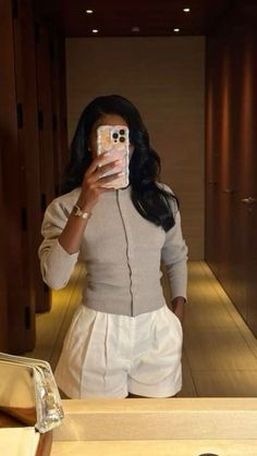 Elegant Modest Everyday Outfits, Cardigan Outfit Classy, New Money Outfits, Classy Everyday Outfits, Olivia Pope Aesthetic, All White Outfit Classy, Classy Outfits Aesthetic, Olivia Pope Fashion, Olivia Pope Outfits