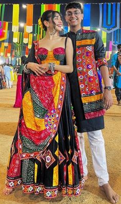 DRESS Navratri Couple Outfits, Navratri Poses, Indian Fancy Dress, Dandiya Dress, Garba Night, Navratri Outfits, Garba Outfit, Garba Dress