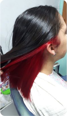 Half Red Half Black Hair Black Women, Bottom Of Hair Dyed, Black Hair Red Underneath, Red Hair Underneath Brown, Half Black Half Red Hair, Black Hair With Red Underneath, Red Underdye Hair, Halo Hair Colors