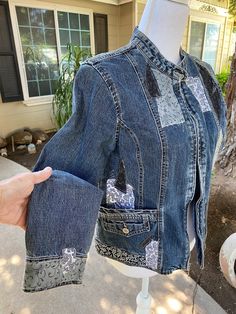 Dark demin jacket.  Light in weight. Demin Jacket, Denim Art, Denim Ideas, Womens Jackets, Jean Jackets, Jean Jacket, Winter Fashion, Art Collection, Jackets & Coats