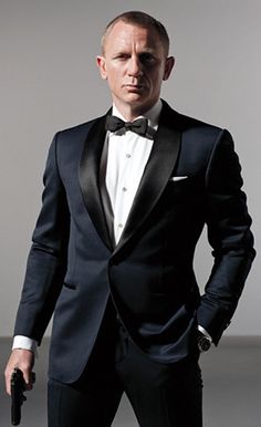 Groom suit James Bond Tuxedo, James Bond Suit, Bond Suits, Suits Groom, Blazer Wedding, Suits Formal, Wedding Tux, Fashion Garments, Blue Wedding Inspiration