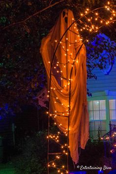 DIY Halloween Graveyard Ideas: How to Make a Halloween Cemetery