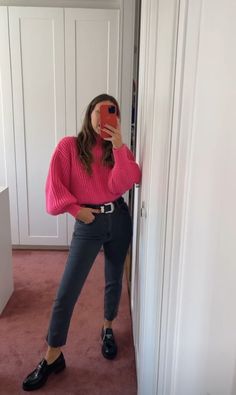 Pink Loafers Outfit, Loafers Outfit Work, Cold Fashion, Loafers Outfit, Outfit Mujer, Fashion Mistakes, Weekend Outfit, Formal Outfit, Basic Outfits