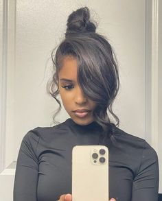 side bang and bun hairstyles for black women Wigs Straight Hair, Human Hair Wigs Straight, Sleek Ponytail Hairstyles, Wigs Straight, Makeup Tip, Beauty Hairstyles, Natural Hair Styles Easy, Hair Affair, Hair Ponytail Styles