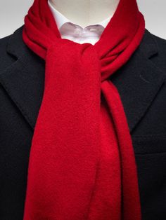 Men’s Cashmere scarves – cashmere scarf made in Italy.
This cashmere scarf is made from 100% luxurious cashmere and a perfect companion when the temperature drops. The extra fine cashmere yarns stand out with impeccable softness and a luxurious handle, making it the perfect layering-piece for fall and winter. A cashmere scarf is the best compromise between thermal effect and perfect class. 100% cashmere, made in Italy. Red Cashmere Scarf, Campus Fashion, Campus Style, Cashmere Yarn, Fashion Fall, Cashmere Scarf, Layering Pieces, Fall And Winter, Nars