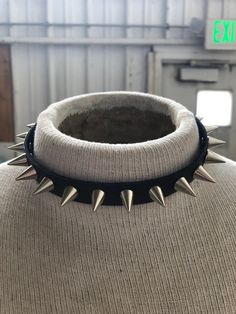 Gothic / punk spiked choker with lotsa cone spikes Spiked Choker, Spiked Collar, Nickel Plating, Gothic Punk, Black Choker, Brass Buckle, Choker Necklaces, D Ring, Y2k Fashion