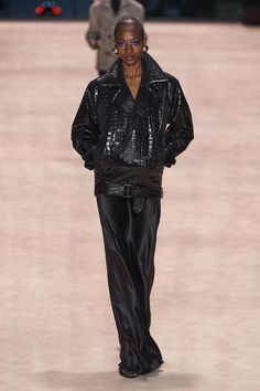 Chic Fall Fashion, Runway Outfits, Catherine Deneuve, Streetwear Women, Looks Vintage, Evening Wear, Alligator, Paris Fashion Week, Lei