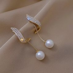 Elegant Long Drop Pearl Earrings For Gift, Pearl Drop Dangle Tassel Earrings For Wedding, Gold Pearl Drop Tassel Earrings For Wedding, Elegant Gold Pearl Danglers, Elegant Gold-tone Dangle Pearl Earrings, Drop Earrings Simple, Plant Style, Long Pearl Earrings, Earring Wedding