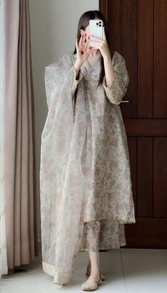 Outfit inspo for eid with a beautiful minimal makeup create vintage look this eid