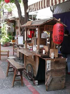 Food Truck Ideas, Gerobak Dorong, Food Kiosk, Food Cart Design, Ramen Shop, Coffee Business, Wooden Counter, Astuces Diy