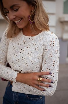 Old Money Style Woman, Natural Ingenue Style, Elegant Everyday Outfits, Sophisticated Feminine Style, 50 Blouse Designs, Outfit Blouse, Flirty Style, Parisian Women, Feminine Top