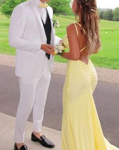 A-Line выпускное платье V шея формальные вечерние платья Prom Dresses Shiny, Formal Dress Pictures, Mermaid Yellow, Yellow Prom Dresses, Prom Dresses Backless, Yellow Mermaid, Evening Formal Dresses, Yellow Prom, Prom Dress Inspo