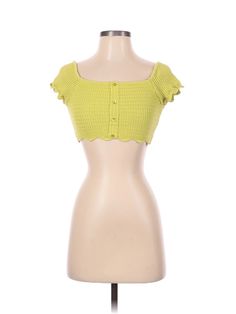 Zara Short Sleeve Top Size: Small Yellow Tops - used. 100% Cotton, Sweetheart, | Zara Short Sleeve Top Yellow Sweetheart Tops - Used - Size Small Yellow Tops, Zara Shorts, Yellow Top, Yellow Shorts, Square Print, Green Print, Green Tops, Short Sleeve Top, Second Hand Clothes