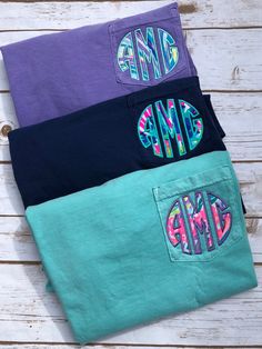 Monogram Long Sleeve Pocket TShirt, Comfort Colors Pocket T-shirt, Gift for Mom, Bridesmaid Gift This Monogram Long Sleeve Pocket TShirt with beachy fabric appliqué is perfect from fall to spring. The LONG SLEEVE tshirt is Comfort Colors brand is soft, roomy, and great quality. Wear it to ballgames, out with friends or the grocery store! This would make the perfect bridesmaids, graduation or birthday gift! Pocket is sewn shut. ❤️ This long sleeve t-shirt is Comfort Colors brand and does run a li Casual Cotton Monogram T-shirt, Spring Cotton Monogram T-shirt, Cotton Monogram T-shirt For Spring, Casual Monogram Cotton Tops, Casual Cotton Monogram Tops, Blue Monogram Cotton Tops, Spring Casual Monogram Tops, Spring Casual Tops With Monogram, Gift Idea For Women