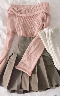 #coquette#legwarmers#skirt#pink#white#brown#outfit#cute#fashion#necklace Girlcore Fashion, Light Color Outfits, Outfits Sophisticated, Princess Aesthetic Outfits, Outfit Basics, Preppy Aesthetic Outfits, Mode Inspo