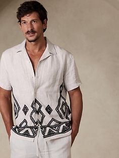 Luxurious, beautiful and naturally breathable, this linen shirt is crafted from sumptuously soft linen, beloved for its ability to stay cool and fresh, even in heat and humidity.  Resort with button-front closure.  Square hem with vented sides.  #624 Men Shirt Style Casual, Resort Wear For Men, Mens Crochet, Mens Linen Outfits, Dubai Outfit, Mens Banana Republic, Mens Shirts Online, Resort Chic, Resort Shirt