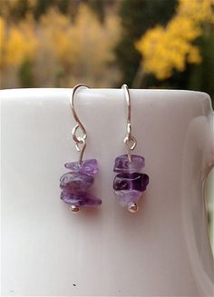 Rings Amethyst, Chip Earrings, Neutral Dresses, Wire Earring, Ruby Rings, Earrings Inspiration, Emerald Pendant, Earrings Simple, French Wire