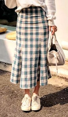 Sydney Graham Sewing, Midi Skirt Outfit Ideas, 90s Skirt, Rok Outfit, Skirt Ideas, Best Winter Outfits, Checkered Skirt, Sewing Skirts, Midi Skirts