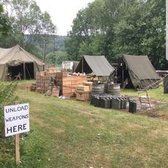 Military Camp Pictures, Ww2 Reenactment, Us Army General, Camp Pictures, Army Camp, Army Tent, Military Camp, Army Couple Pictures, Military Photography