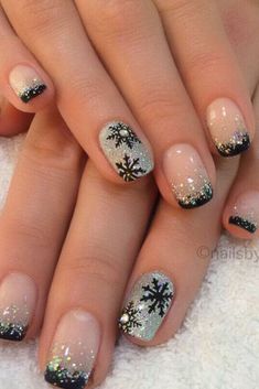 Christmas Nails Art, Sns Nails Designs, Holiday Nails Winter, Nails Art Designs, Snowflake Nail Art, Sns Nails, Winter And Christmas, Nagel Tips, Cute Christmas Nails