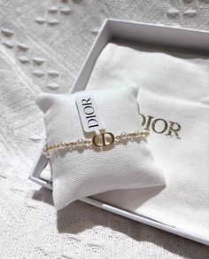 Christian Dior 2023, Dior 2023, Dior Bracelet, Preppy Jewelry, 2023 Ss, Dior Jewelry, Jewelry Accessories Ideas