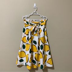 Her Destiny Summer Cool Lemon Print A-Line Skirt -Size Medium -Lemon Print -A-Line Silhouette -Adjustable Self-Tie Waist Strap -Stretchable Waistband -Pleats On Waist -Side Pockets -Approximate Measurements On A Flat Surface: Waist: 14” (Some Stretch) Hips: 23.5” Length: 32” -100% Polyester -Nwt Casual Yellow Bottoms For Brunch, Yellow High-waist Skirt For Summer, Yellow Bottoms For Spring Brunch, Yellow Summer Bottoms For Brunch, Yellow High Waist Pleated Skirt, Summer Yellow Bottoms For Brunch, Yellow Flowy Skirt For Day Out, Chic Yellow Skirt For Brunch, Yellow Skirted Summer Bottoms