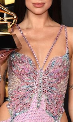 Butterfly Dress Dua Lipa, Dua Lipa Butterfly Dress, Dis Lipa, Briar Aesthetic, Manhattan Outfits, Dua Lipa Grammys, Euphoria Clothes, Dua Lipa Versace, Euphoria Clothing