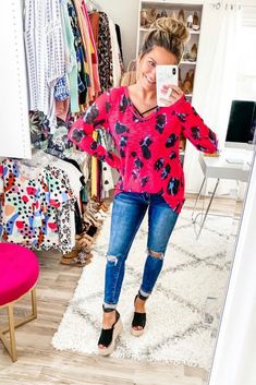 Shop Jess Lea Boutique Linz Leopard Print Top #pink #leopardprint #pinkleopardprint #leopardtop #vneck #falloutfit #cuteoutfit #leopardoutfit #jesslea #jessleaboutique #jessleastyle #casualstyle #momstyle #casualoutfit #easyoutfit #ootd #boutique #boutiquestyle #bloggerstyle #bloggeroutfit #bloggerfalloutfit Espadrilles Outfit, Cheetah Top, Oversized Turtleneck Sweater, Leopard Top