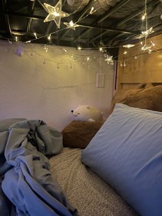 bunk bed, fairy lites, flower sheets, cozy room, coquette room, star lites, warm lighting, dorm inspo, aesthetic bunk bed, bunk bed inspo Cabin Bed Aesthetic, Bedroom Bunk Bed Aesthetic, Dorm Bottom Bunk, Small Bunk Bed Rooms Ideas, Aesthetic Bedroom Bunk Bed, Bottom Bunk Aesthetic, Bedroom Inspirations Bunk Bed, Bunk Bed Inspo Aesthetic