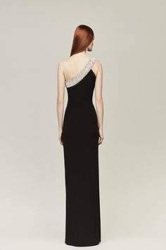 Indulge in elegance with the Audrey+Brooks 6302 evening dress. Crafted from lightweight crêpe, this one-shoulder gown drapes gracefully, while the side zipper ensures a flawless fit. Elevate your style and captivate all eyes in this exquisite crepe masterpiece. Plastic Dress, One Shoulder Gown, Column Dress, Black Tie Event, All Eyes, Dress Cover, Gorgeous Gowns, All About Eyes, Evening Gown