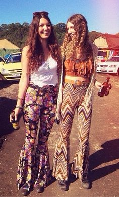 Hipisi Outfits 70s, 70s Woodstock Fashion, Hippe Outfit 70s, Woodstock Outfit Ideas, Woodstock Outfit, Hippie Style 70s, Woodstock Style, Woodstock Fashion, Moda Disco