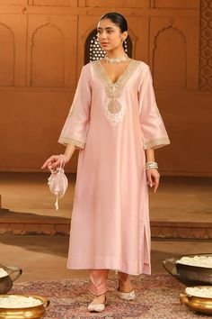 Blush pink silk chanderi kurta with kashmiri tilla and parsi gara embroidery. Comes with satin silk salwar. - Aza Fashions Parsi Gara Embroidery, Gara Embroidery, Pink Kurta, Salwar Pattern, Traditional Indian Outfits, Luxury Sale, Kurta Designs, Satin Silk, Churidar