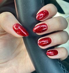 #rednails #glitternails #gelpolish #almondnails #christmasnails #russiannails #nailsoftheday #shortnails Glitter Red Nails, Red Sparkly Nails, Red Glitter Nails, Gelish Nail Colours, Cowboy Nails, Red Nails Glitter, Multicolored Nails, Glittery Nails, Gelish Nails