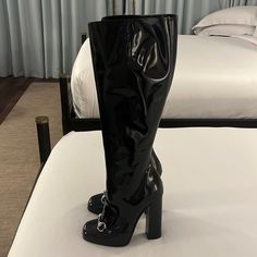 Brand New Black Patent Leather Gucci Knee High Boots Gucci Dionysus Black, Womens Tall Boots, Knee High Boots Flat, Gucci Boots, Platform Heels Boots, Brown Heels, Gucci Leather, Knee High Leather Boots, Gucci Shoes