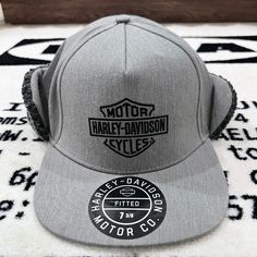 Brand New With Tag. Limited Edition Harley Davidson Wovengrey Heather Flat Bill Flap Down Hat. 97677-23vm Size Large Adult Gray Black Colorway. Unisex. Fb Ig Bensurbanbargain Gray Cap For Outdoor, Gray Flat Bill Hat For Streetwear, Casual Gray Hat For Streetwear, Gray Flat Brim Hat For Streetwear, Black Flat Bill Hats For Father's Day, Casual Gray Flat Brim Hat, Black Hip Hop Dad Hat With Flat Bill, Urban Gray Hat With Curved Brim, Customizable Black Dad Hat With Curved Bill