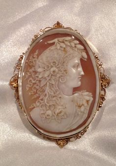 Victoria $2500.00 what do you think, Victorian Pendants, Fake Jewelry, Victorian Gold, Gold Jewelry Simple, Pin Pendant, Cameo Brooch